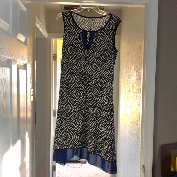 🪷 5/$10 🪷 PerSeption Concept Beautiful dress in great condition - Picture 2 of 6